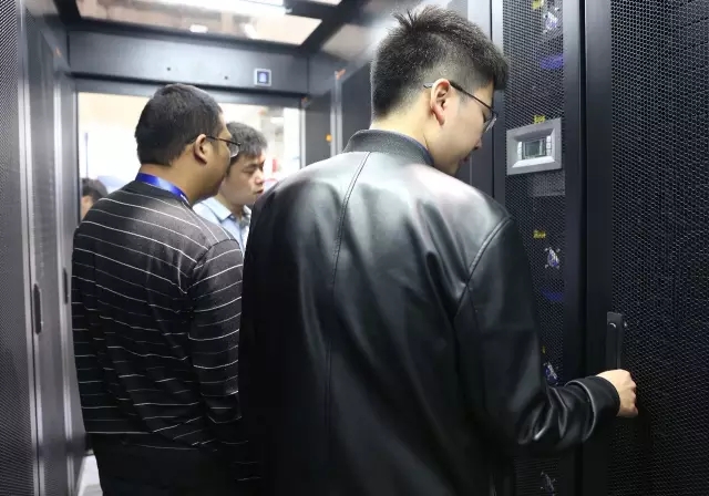 球速体育一体化数据中心机房